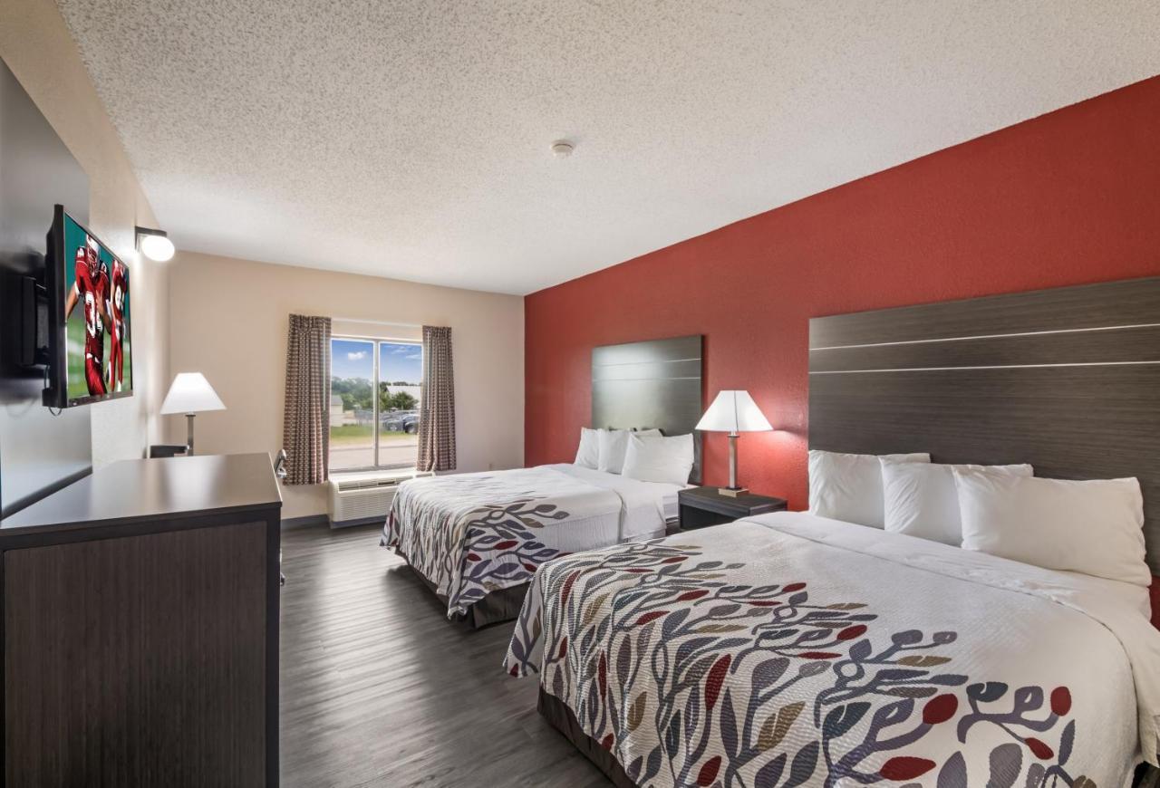 Red Roof Inn & Suites Austin East - Manor Esterno foto