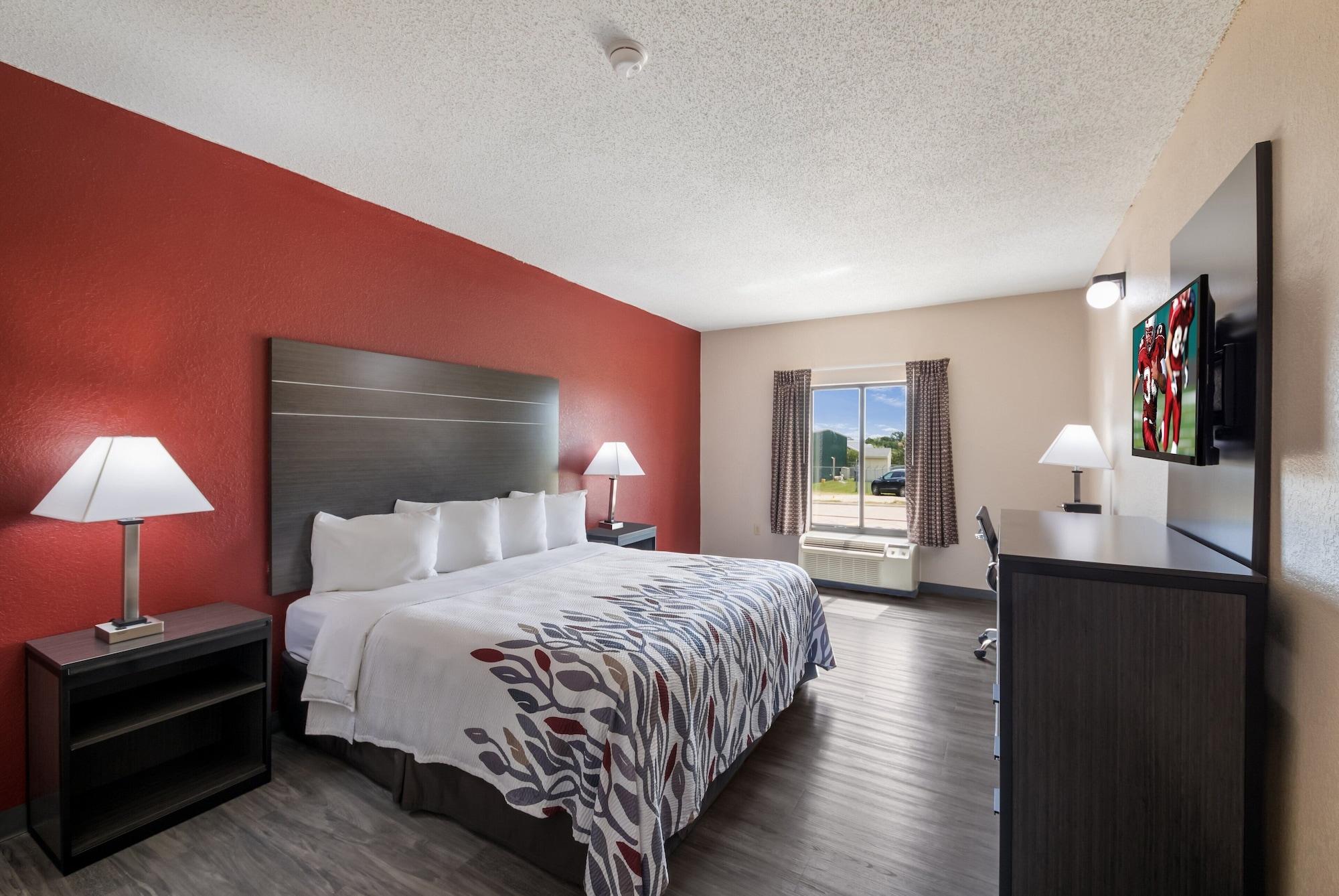 Red Roof Inn & Suites Austin East - Manor Esterno foto