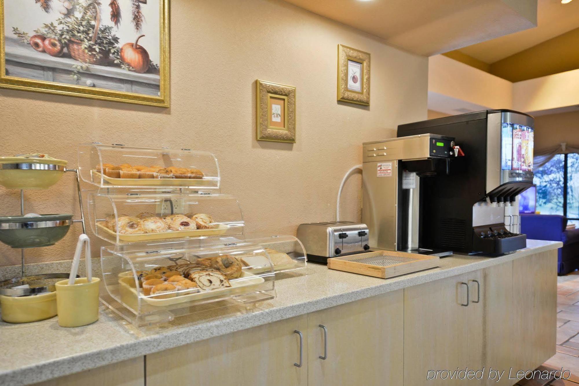 Red Roof Inn & Suites Austin East - Manor Esterno foto