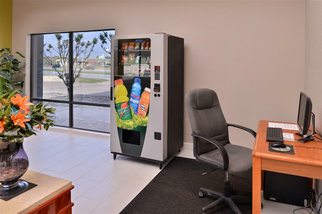 Red Roof Inn & Suites Austin East - Manor Servizi foto